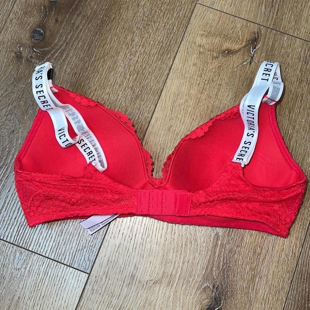Designer NWOT Victoria’s Secret Red Lace Wireless T-Shirt Bra 32D Size ONE SIZE - 5 Thumbnail