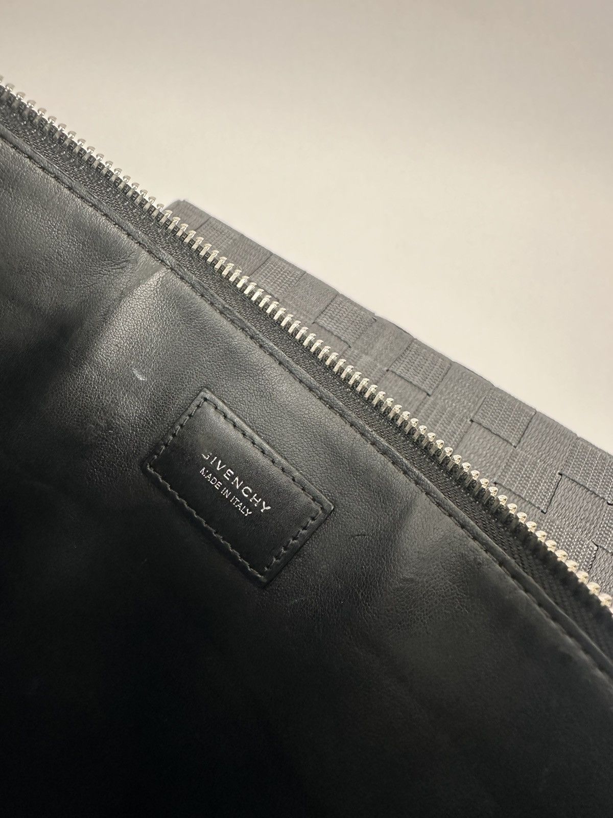 Givenchy Givenchy - Basketball Player - Calfskin Leather Pouch Size ONE SIZE - 10 Thumbnail