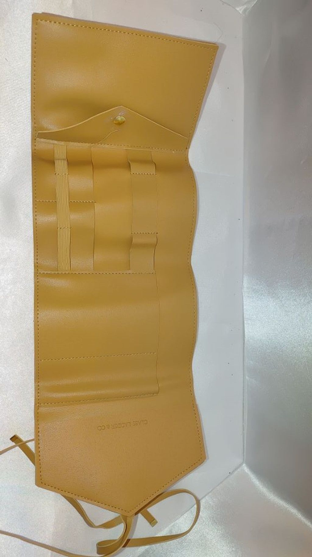 GAS Glass Ladder & Co. Katherine Tech Organizer Roll NWOT Size ONE SIZE - 7 Thumbnail