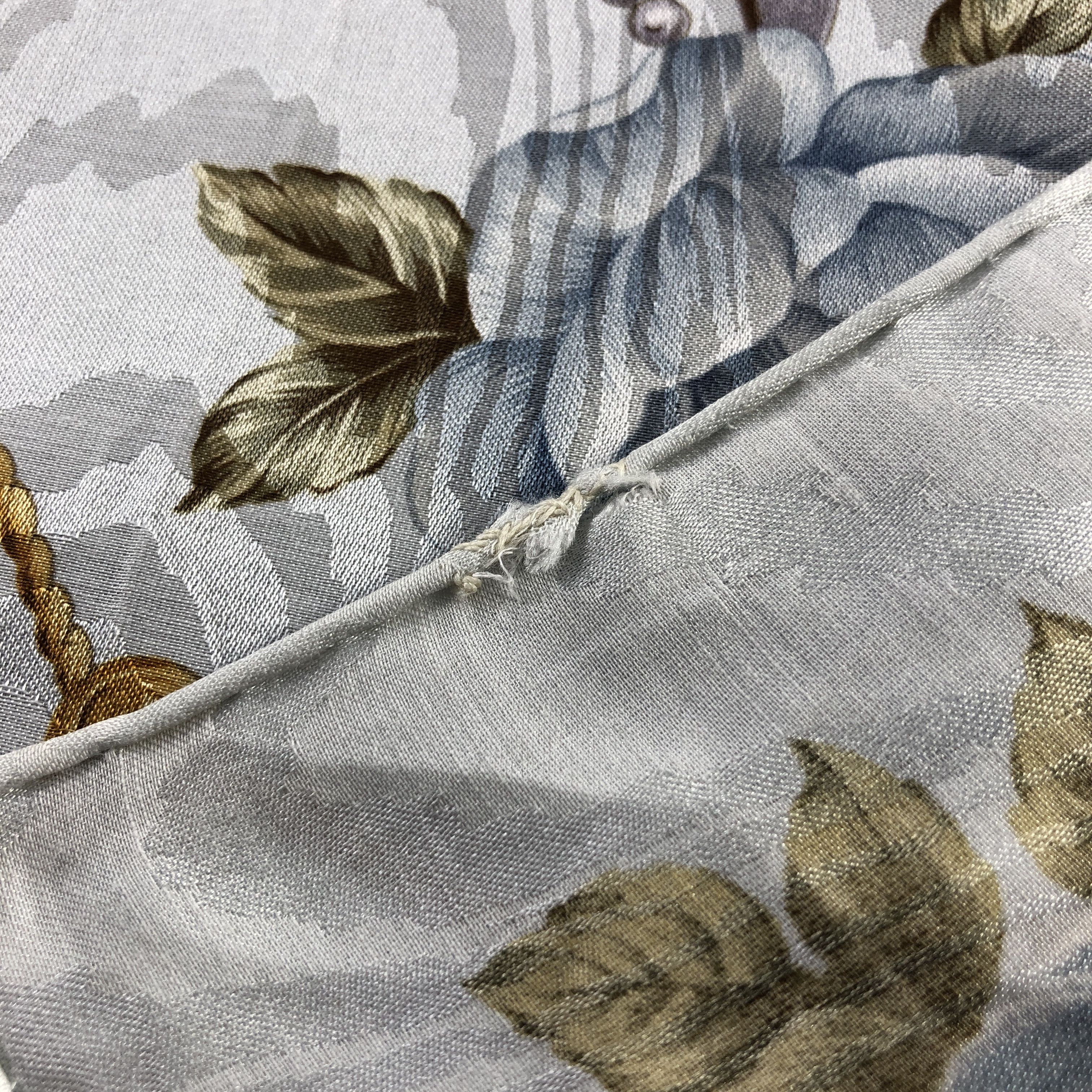 Burberry Burberry Floral Handkerchief Neckerchief Bandana H2730 Size ONE SIZE - 6 Thumbnail