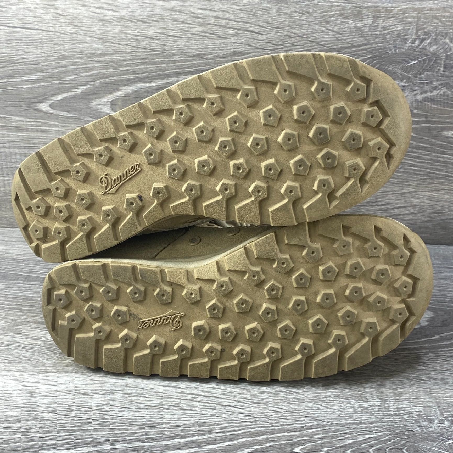 Danner Danner Tachyon 8" Military Tactical Boots Combat Mens 5 EE Tan Leather Suede Coyote Shoes Size US 5 / EU 37 - 7 Thumbnail