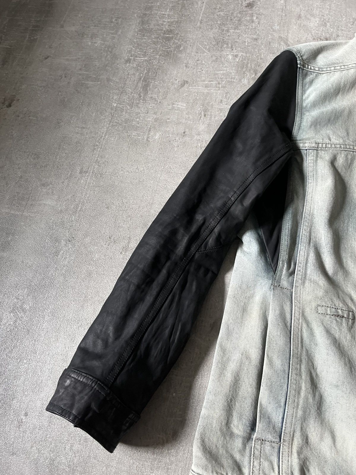 Rick Owens × Rick Owens Drkshdw Rick Owens hybrid denim calf stooge trucker jacket grail Size US L / EU 52-54 / 3 - 6 Thumbnail