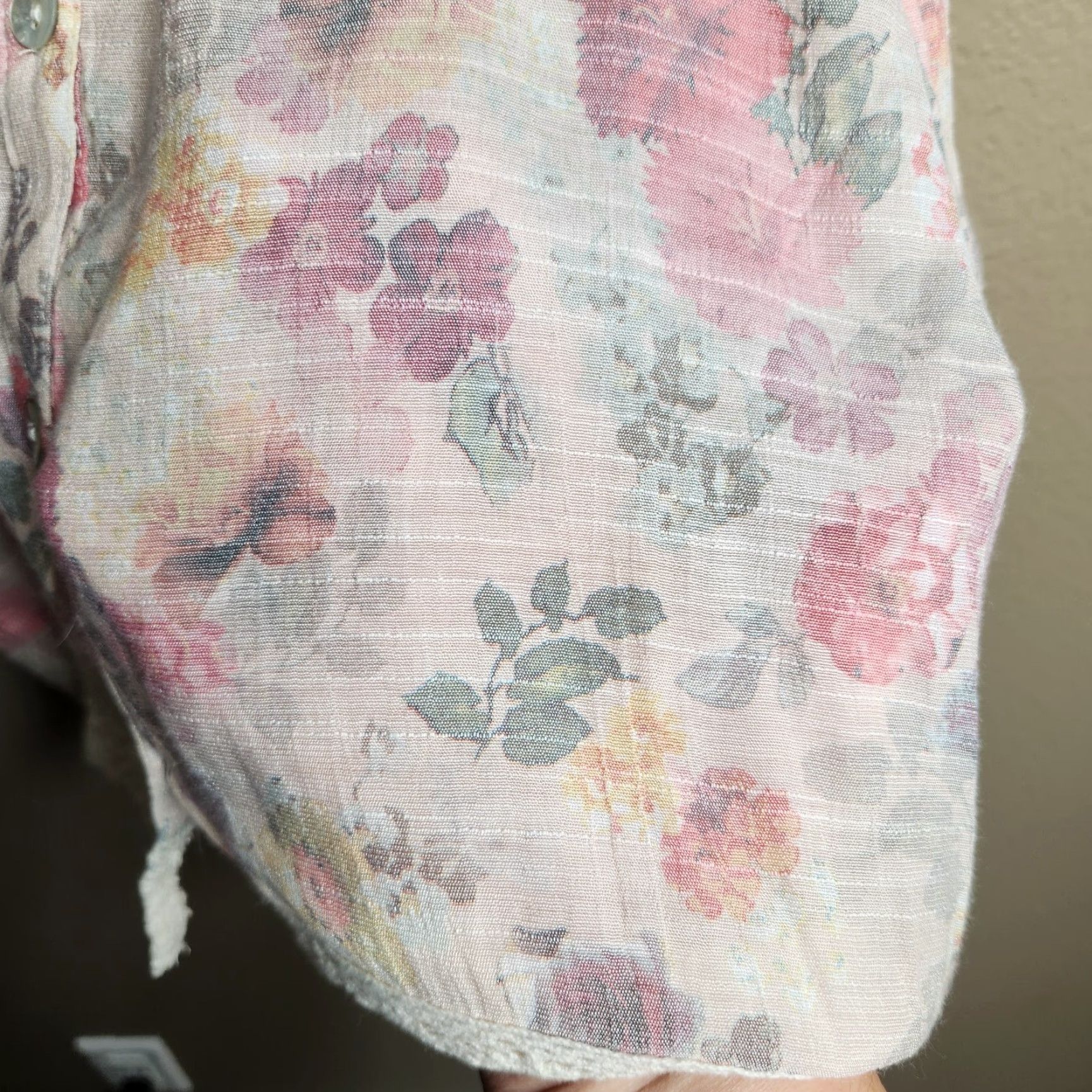 Vintage Eyelash Couture Blouse Women's Sleeveless V-Neck Pink Floral Semi-Sheer Buttonfront Top M Size M / US 6-8 / IT 42-44 - 3 Thumbnail