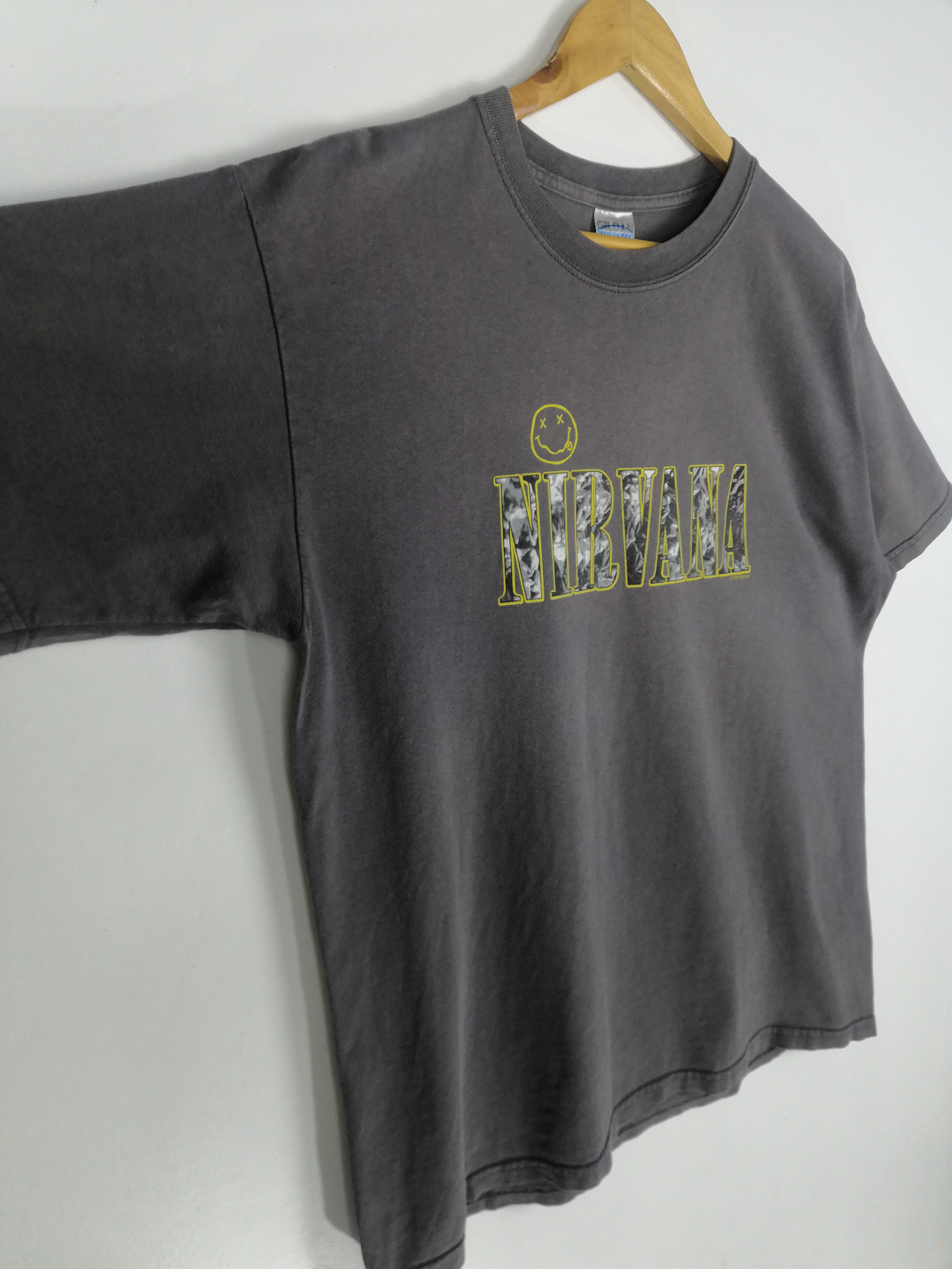 Band Tees Vintage 1997 Nirvana Simley T-Shirt Kurt Cobain Tees Size US L / EU 52-54 / 3 - 5 Thumbnail