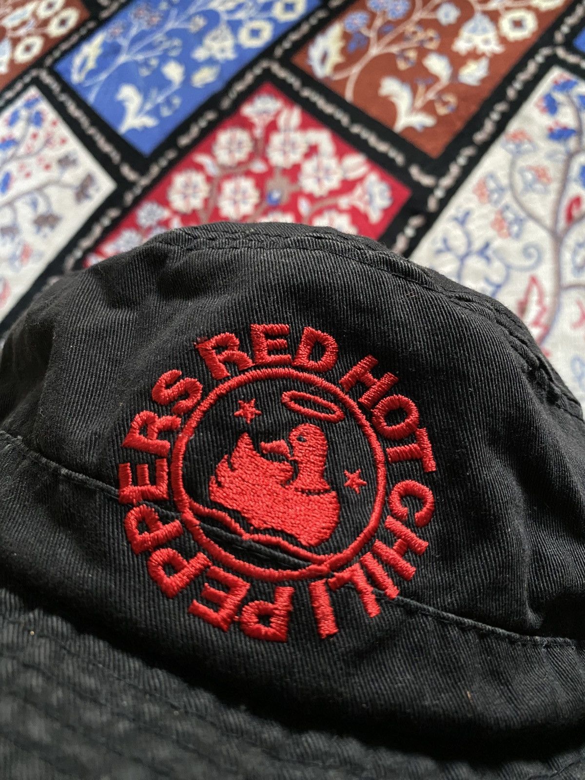 Vintage RARE Red Hot Chili Peppers Bucket Hat Size ONE SIZE - 5 Thumbnail