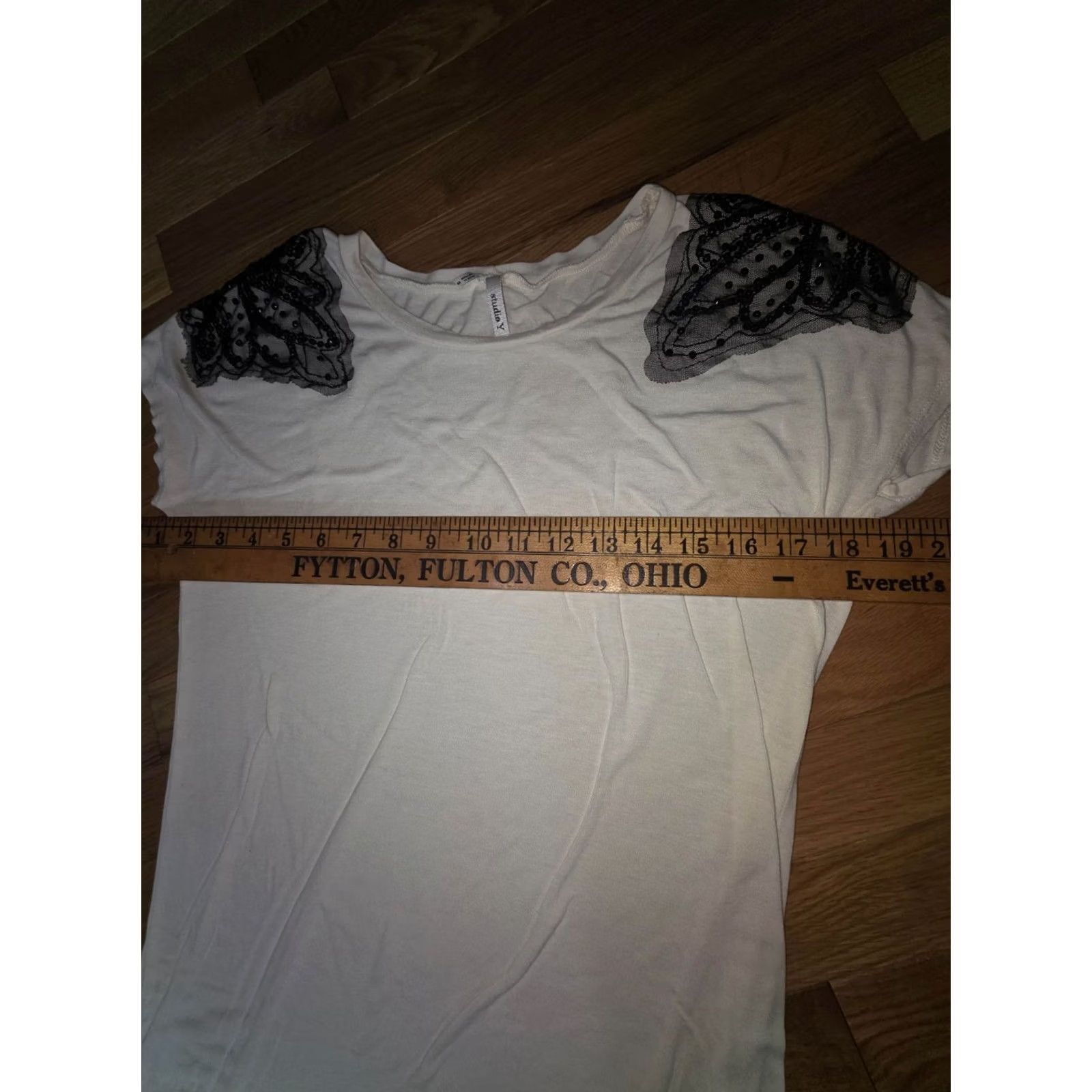 Vintage Studio Y Shirt Womens S White Rayon Cap Sleeve Crew Neck Lace Shoulders Lightweight Casual Summer Spring Size S / US 4 / IT 40 - 5 Thumbnail