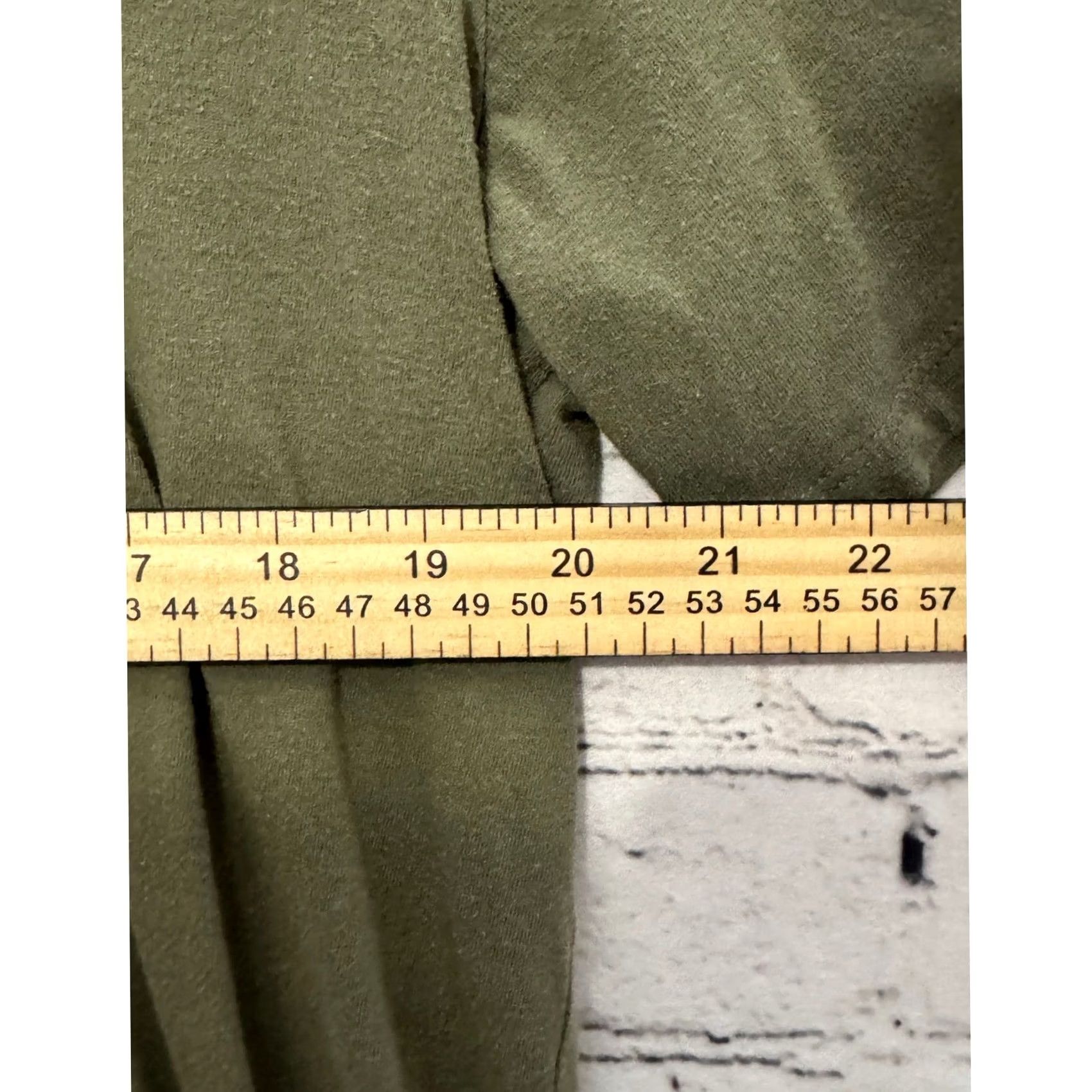 Guess GUESS Los Angeles Olive Green Embroidered Logo T-Shirt Men XL Crew Neck Short Sleeve Logo, City, Graphic Print, Cotton Blend, All Seasons Size US XL / EU 56 / 4 - 3 Thumbnail