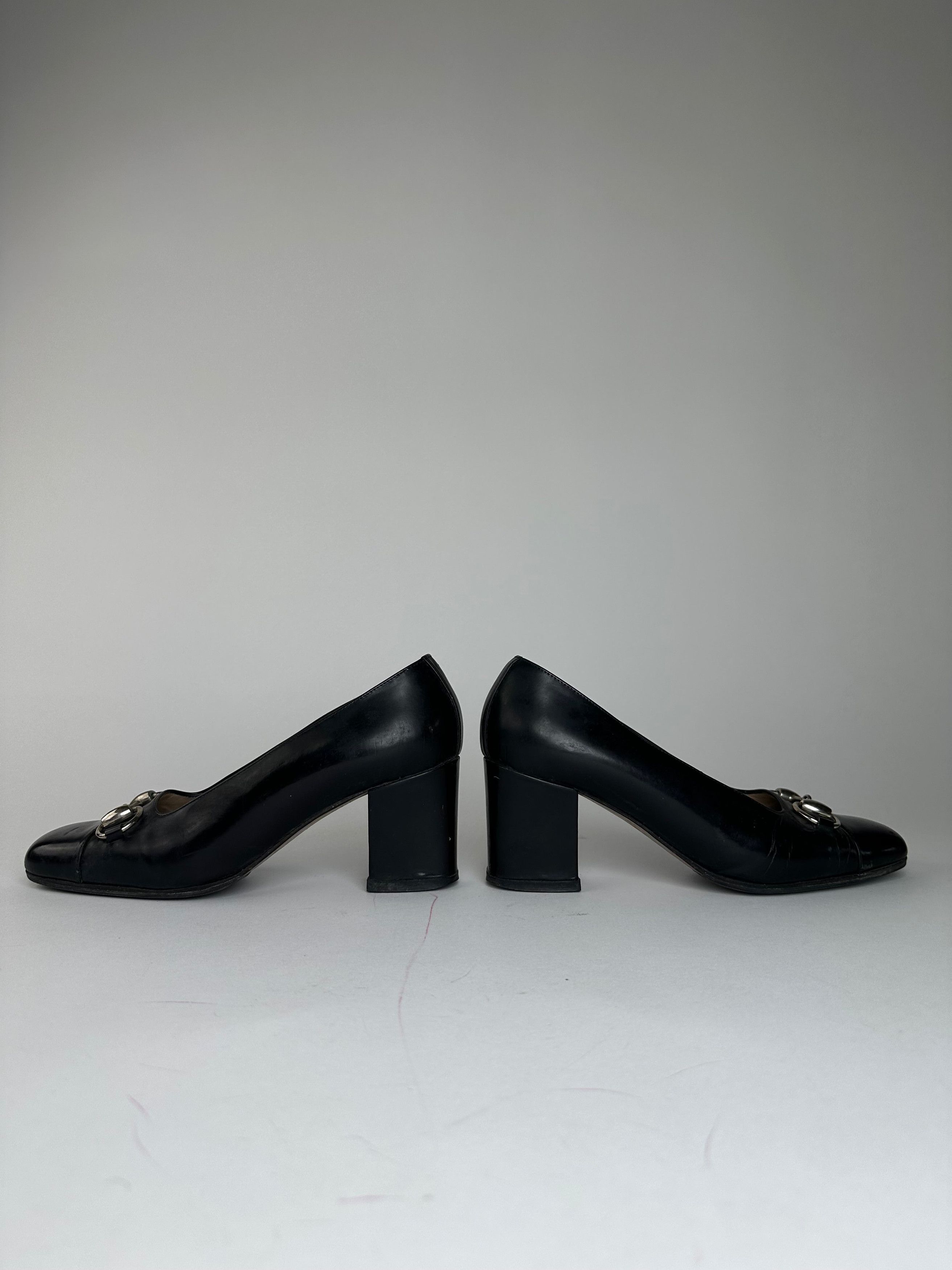 Gucci Vintage Patent Leather Horsebit Pumps EU35,5 Size US 4 / IT 34 - 1 Thumbnail