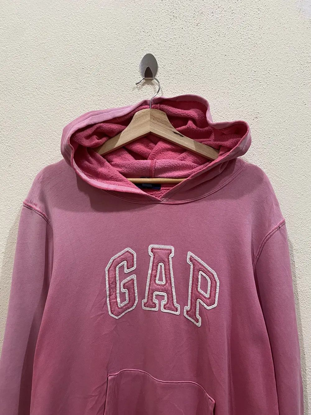 Gap Vintage Gap Spell Out Faded Pullover Hoodies Size US L / EU 52-54 / 3 - 3 Thumbnail
