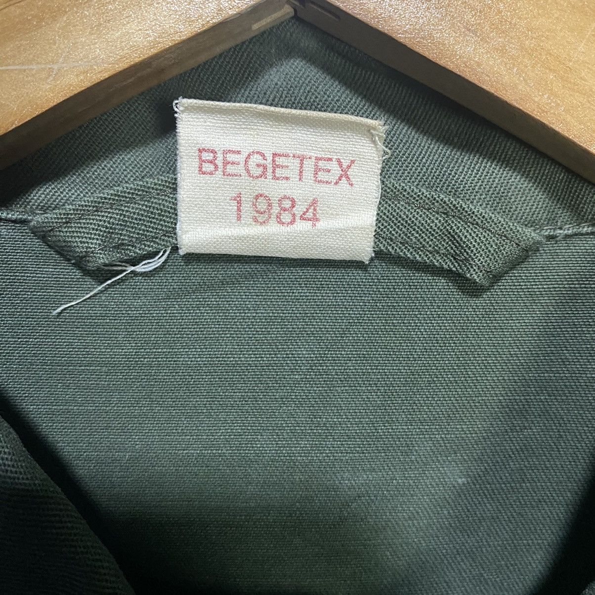 Vintage Vintage Military Two Pocket Button Up Jacket Size US M / EU 48-50 / 2 - 12 Thumbnail