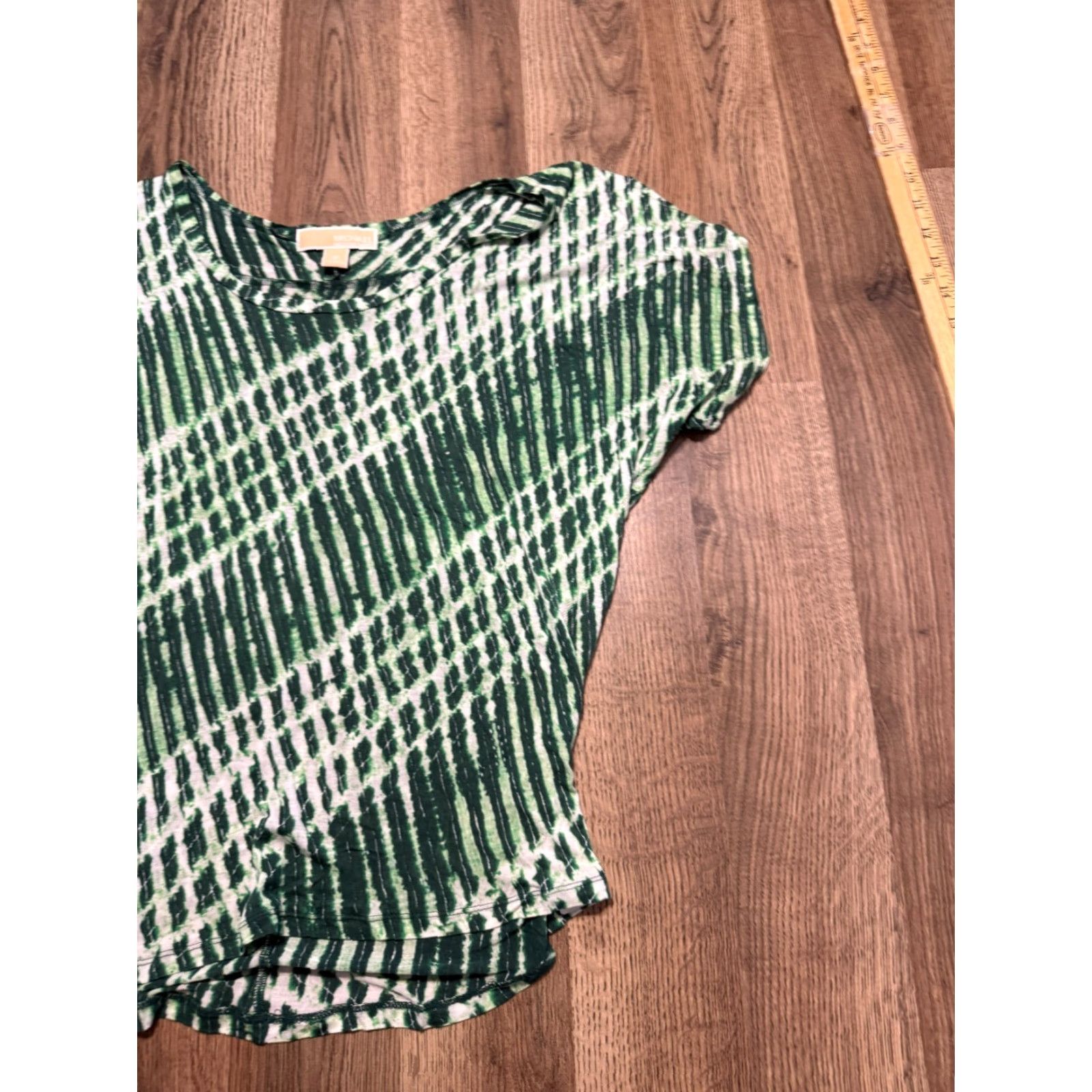 Michael Kors Michael Kors Shirt Women’s Size Medium Green White Printed Short Sleeve Shirt Size M / US 6-8 / IT 42-44 - 3 Thumbnail