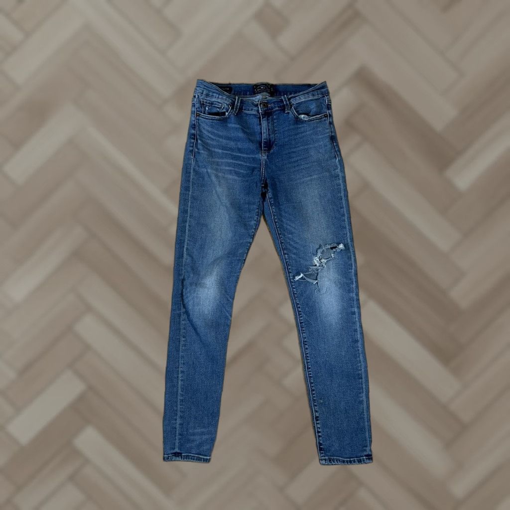 Lucky Brand Lucky Brand Brooke Legging Jean Blue Denim Distressed sz 6/28 Women Jeans Jegging Distressed Medium Wash Blue Size 28" / US 6 / IT 42 - 1 Thumbnail