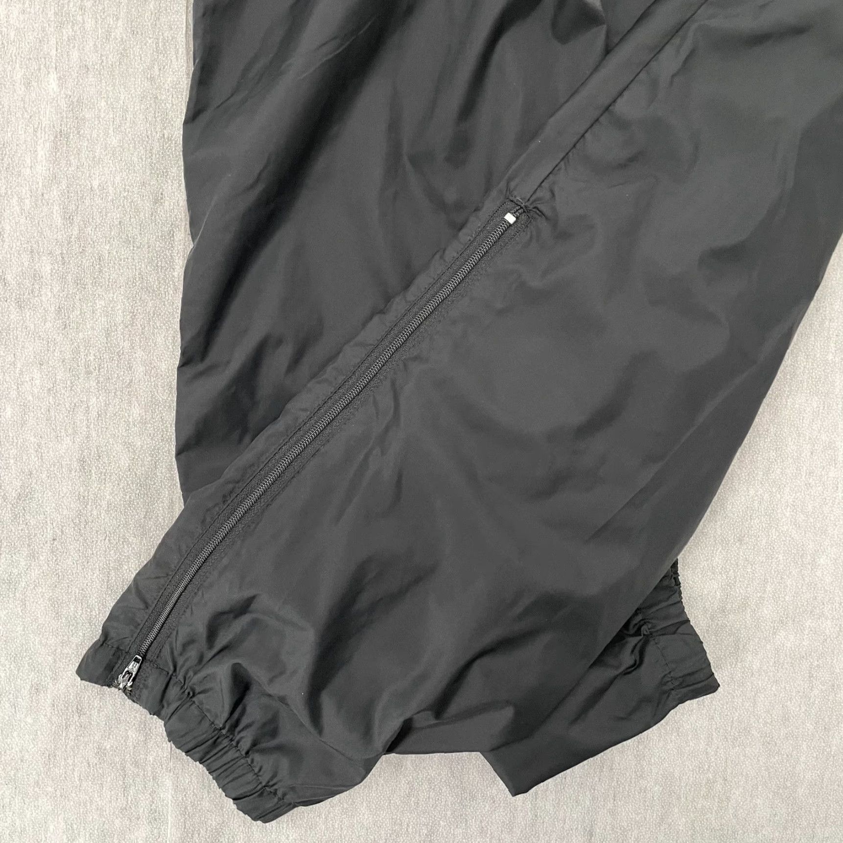 Nike VINTAGE Nike Pants Athletic Mens M Black Drawstring Pockets Swoosh 80s 90s Logo Mens Clothing Size US 31 - 3 Thumbnail