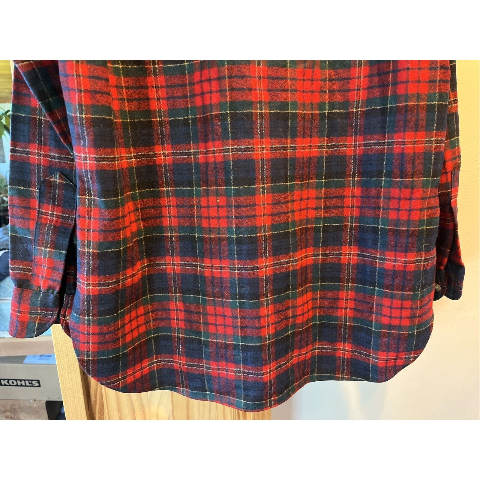 Pendleton Pendleton Vintage Men’s M Red Plaid LS Button Wool Flannel Size US M / EU 48-50 / 2 - 13 Thumbnail