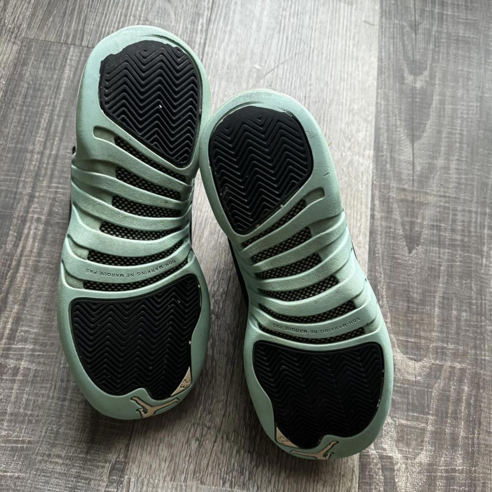 Jordan Brand NIKE • JORDAN 12 Retro GS "Light Aqua" (7M) Size US 7 / EU 40 - 6 Thumbnail