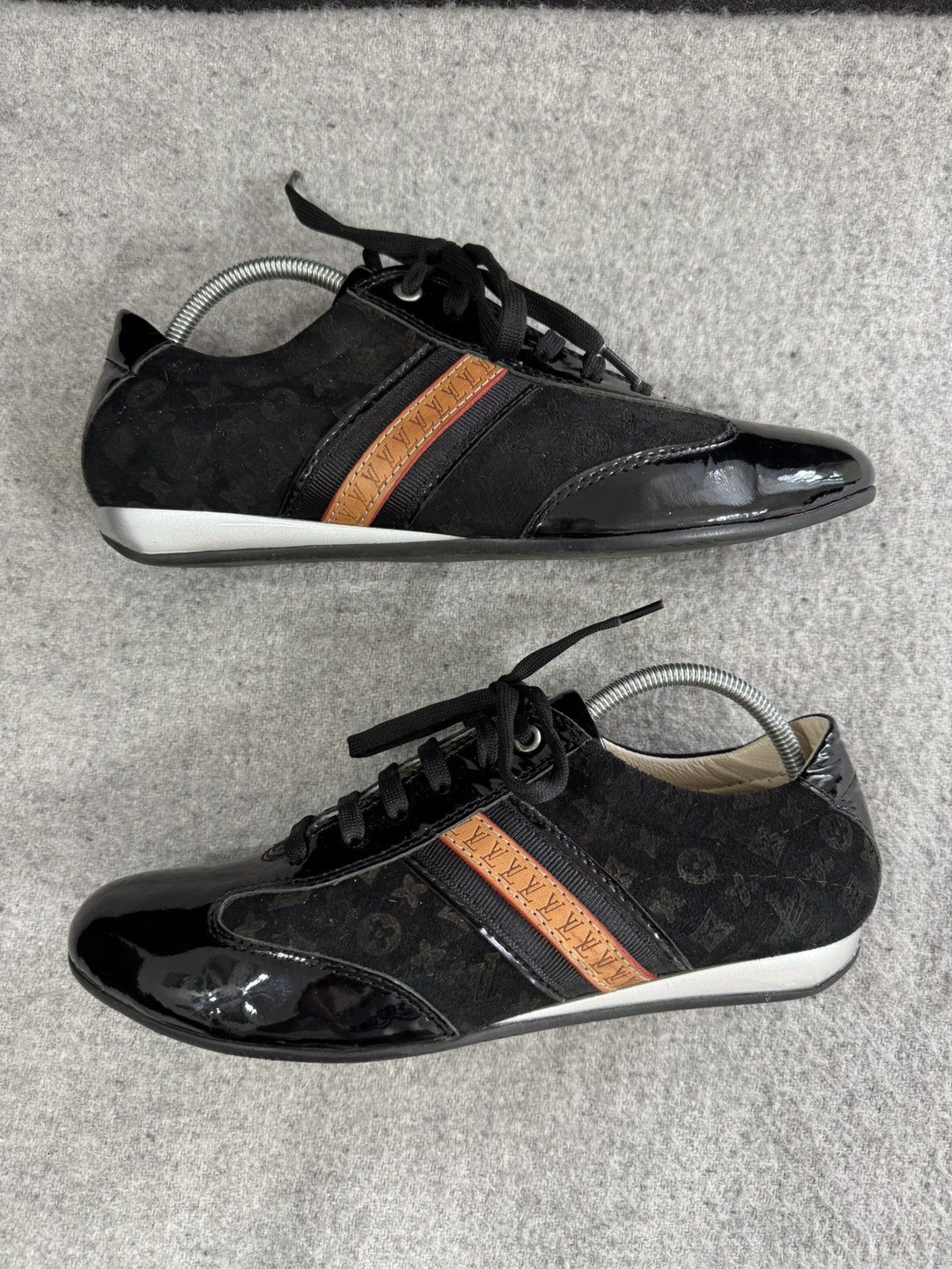 Louis Vuitton Louis Vuitton Paris LV monogram leather low sneakers 38 shoe Size US 8 / IT 38 - 2 Thumbnail