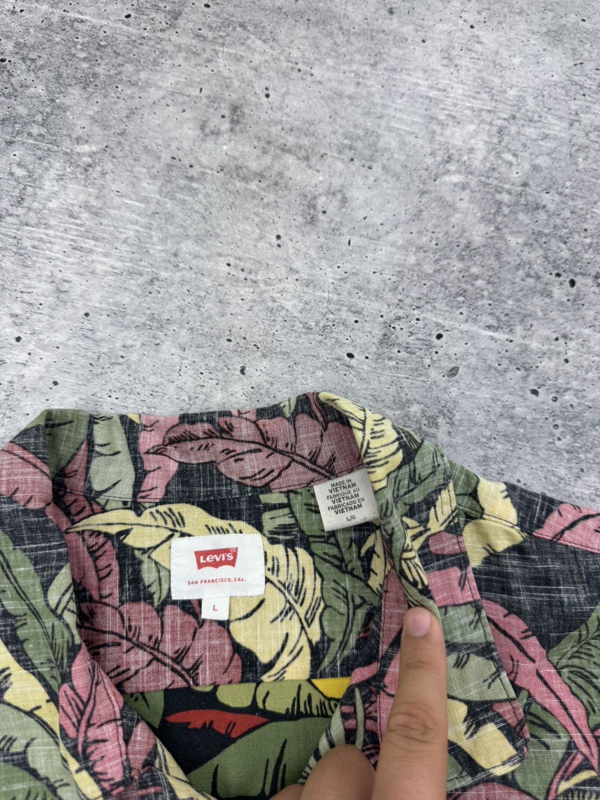 Levi's Levi’s Levis Hawaiian Button Short Sleeve Shirt Men Size L Size US L / EU 52-54 / 3 - 10 Thumbnail