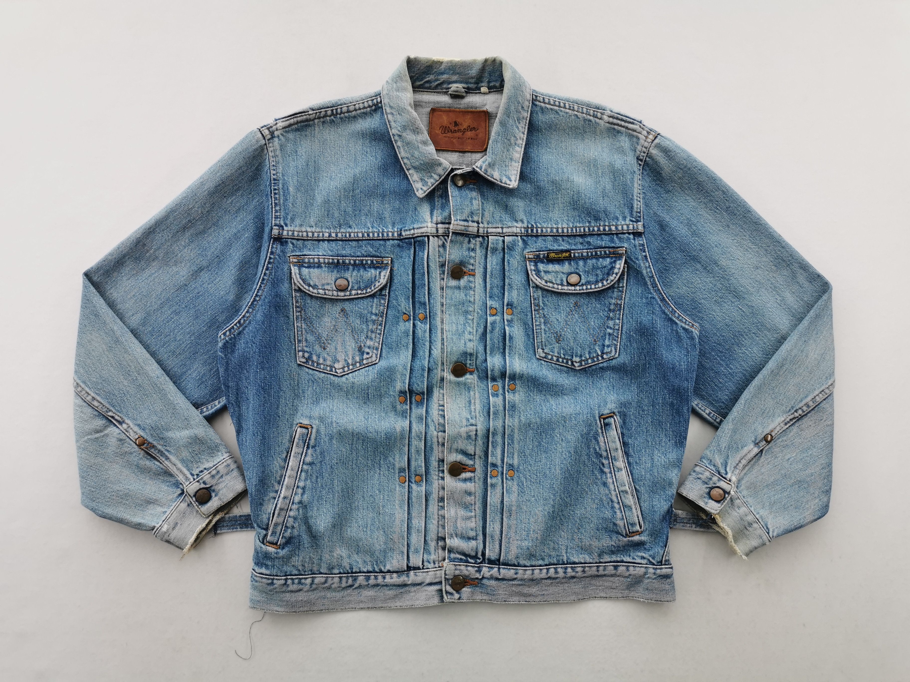 Wrangler Distressed Jacket Vintage 90s Wrangler Denim Jacket Size M Size US M / EU 48-50 / 2 - 3 Thumbnail
