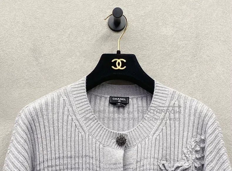 Chanel Chanel Gradient Grey Floating Flower Cardigan coat Size S / US 4 / IT 40 - 4 Thumbnail