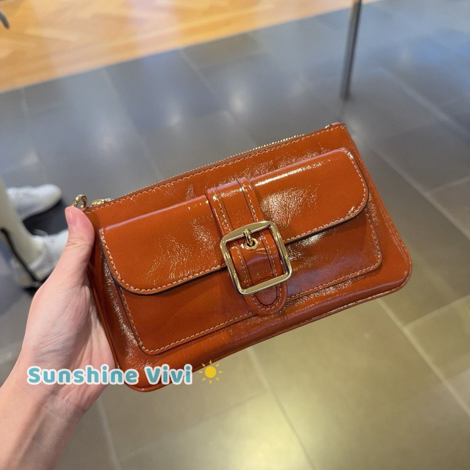 Coach NWT Coach Ashton Wristlet Shiny leather CDY04 Cinnamon Size ONE SIZE - 1 Thumbnail