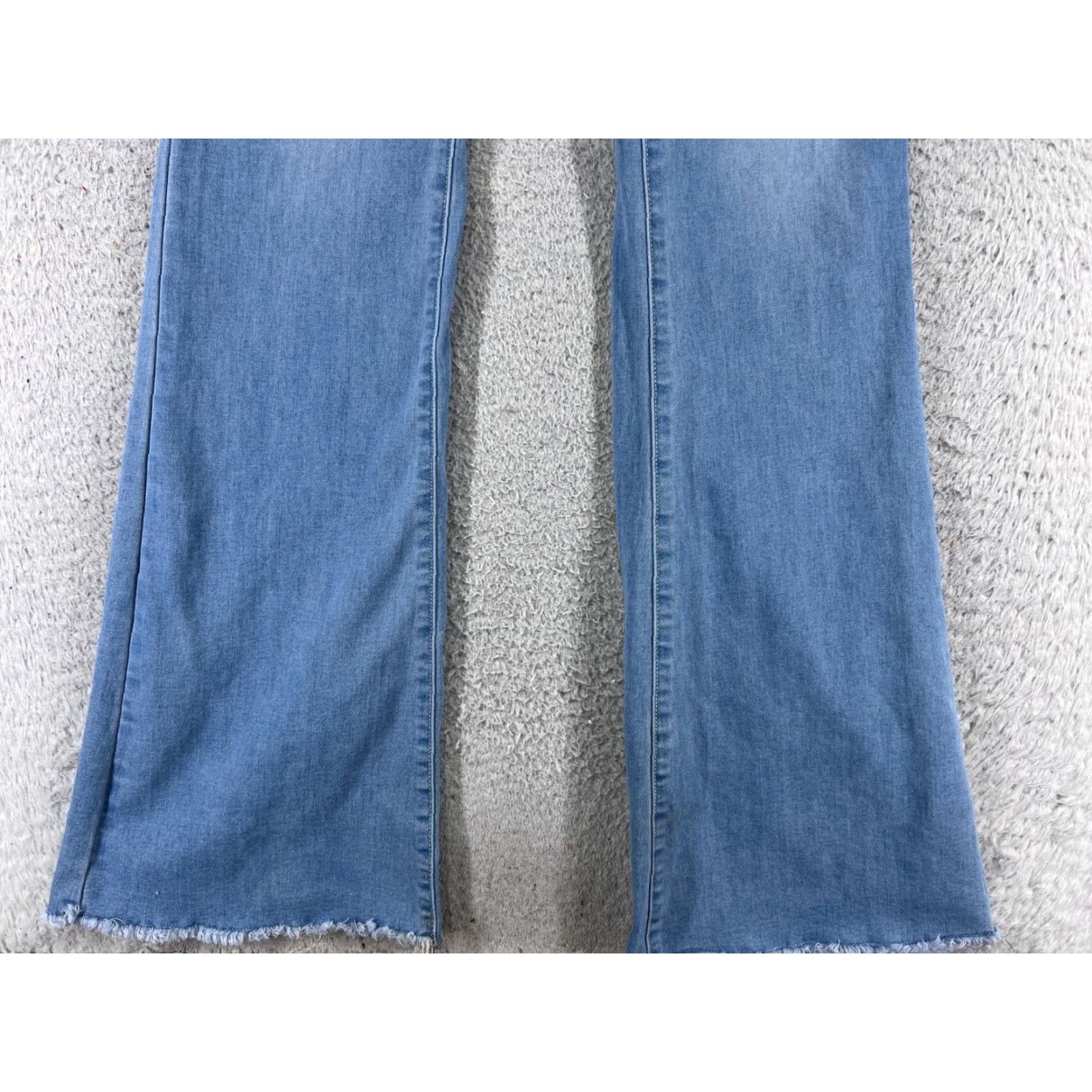 Fashion Nova Fashion Nova Jeans Womens Flared Denim 5 Blue Medium Wash 22x36 Cotton Size 27" / US 4 / IT 40 - 2 Thumbnail