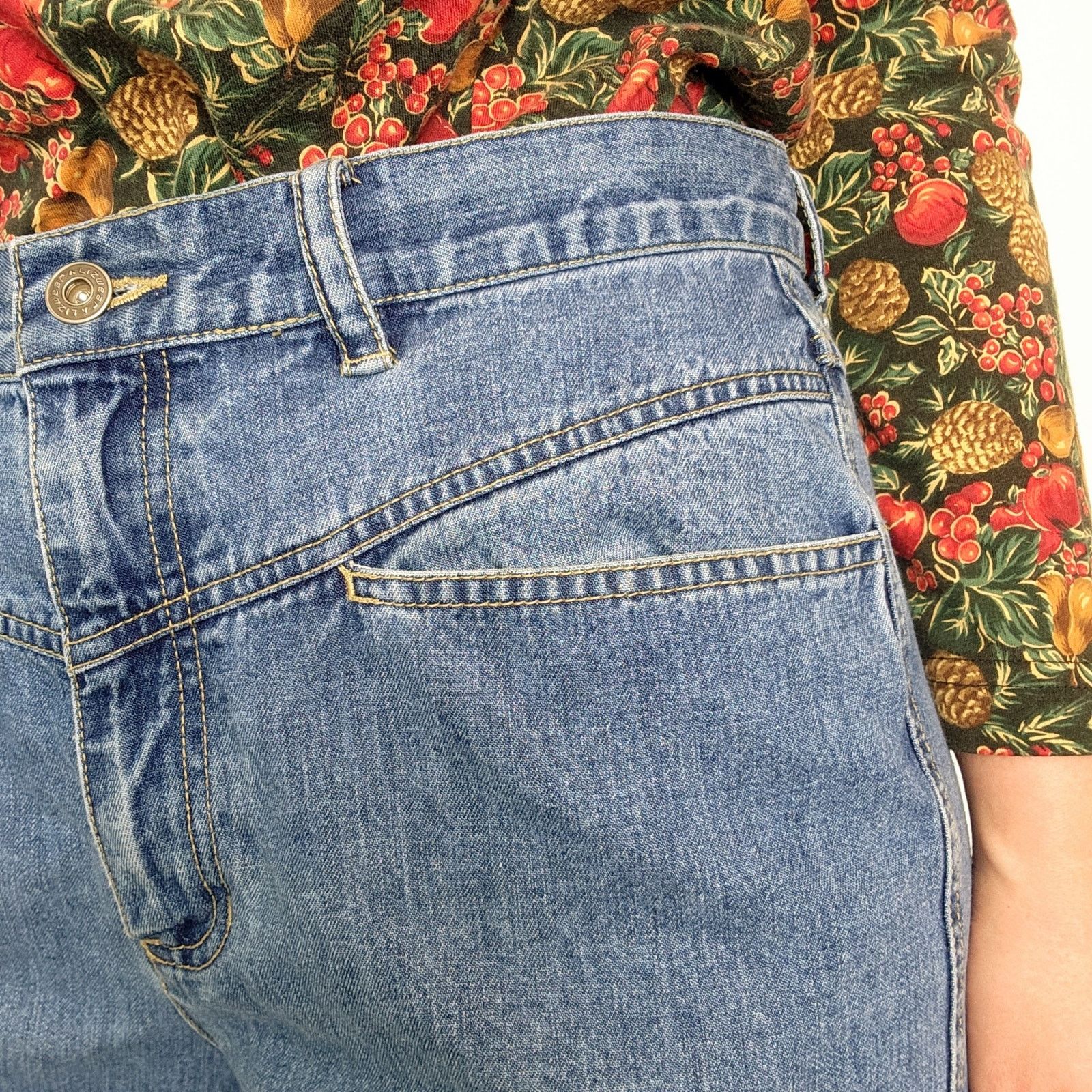 Vintage Vintage Lizwear 90s High Rise Jeans 14 Yoke Medium Wash 80s Size 36" / US 14 / IT 50 - 7 Thumbnail