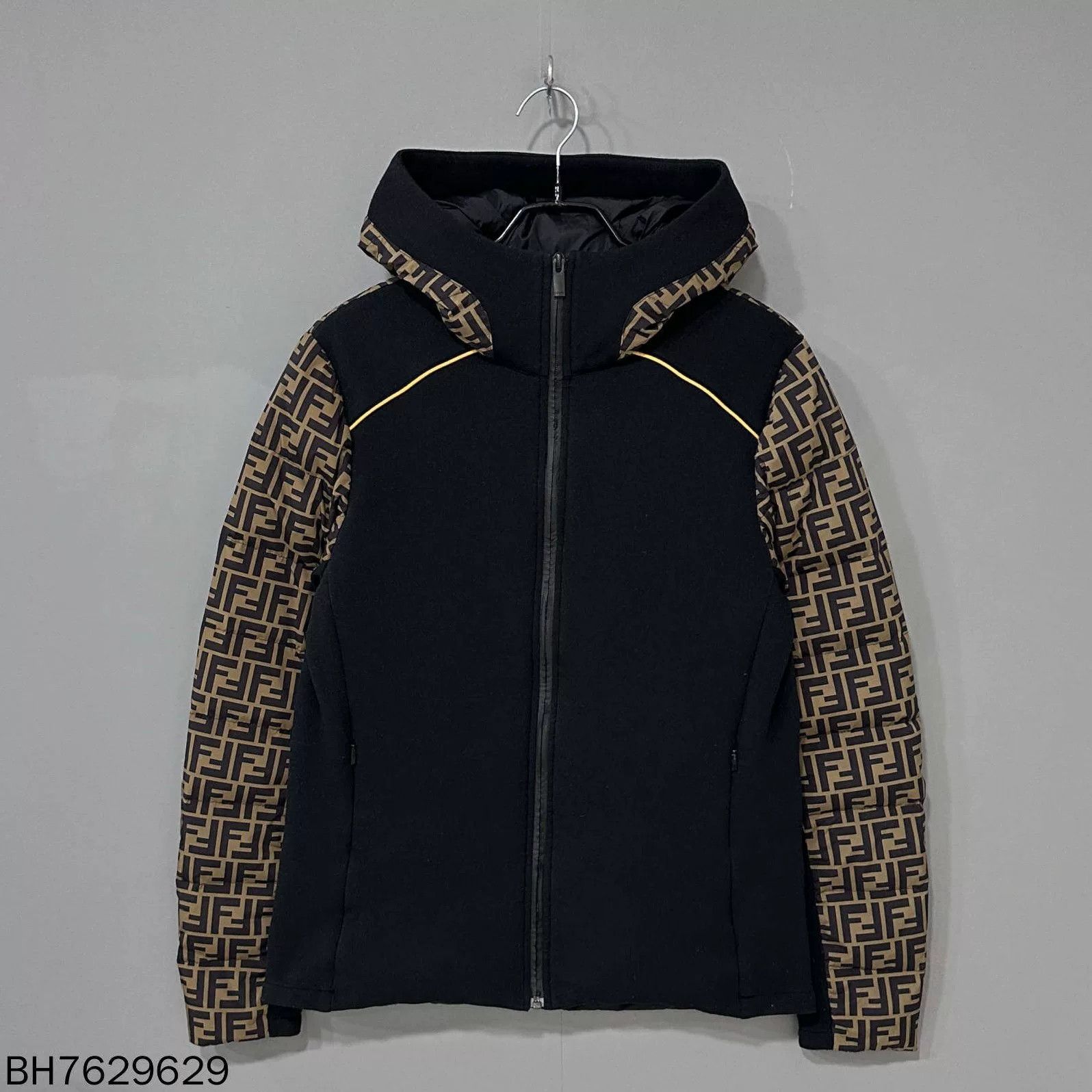 Fendi lightweight printed zip-up down jacket Size US L / EU 52-54 / 3 - 1 Thumbnail