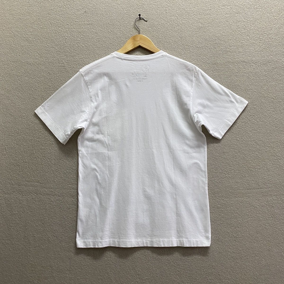 Uniqlo Uniqlo X Kaws X Peanuts Tshirt Size US M / EU 48-50 / 2 - 5 Thumbnail