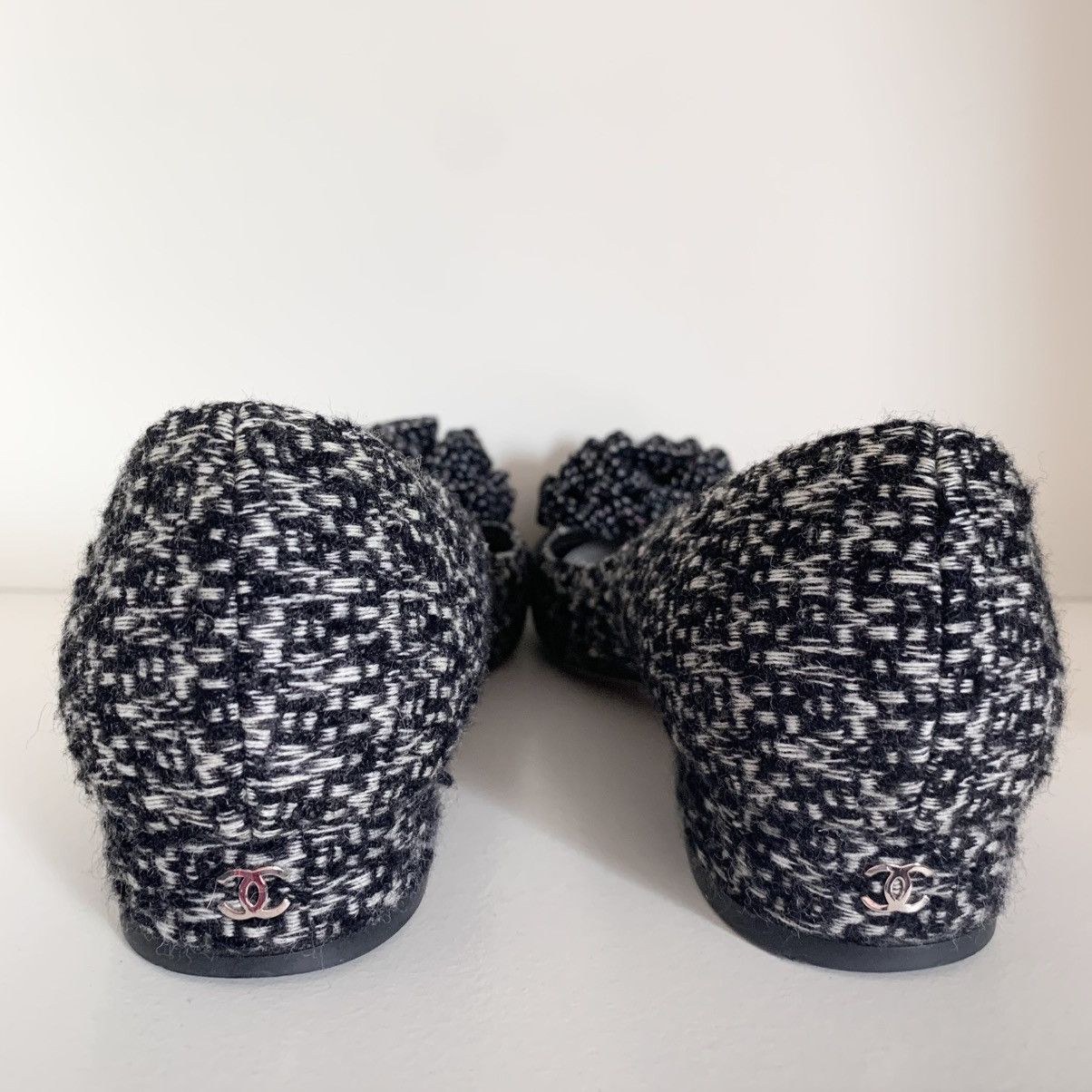 Chanel Tweed camellia toe ballerinas with small heel Size US 6.5 / IT 36.5 - 7 Thumbnail