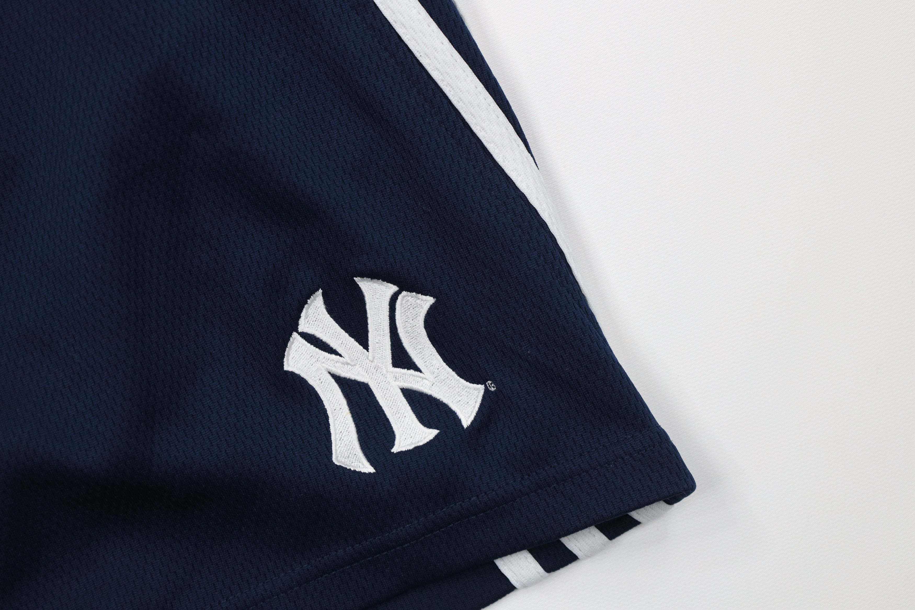 Adidas Vintage Adidas New York Yankees Baseball Above Knee Shorts Size US 34 / EU 50 - 5 Thumbnail