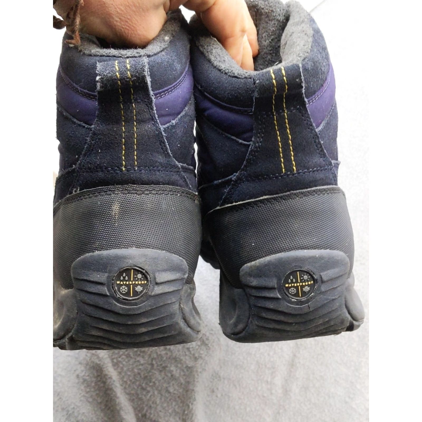 Lands' End VINTAGE? Lands' End Womens Boots Blue Waterproof Winter Snow Insulated Hiking Size 7 B Suede Rubber Outsole Women's Footwear Size US 7 / IT 37 - 5 Thumbnail