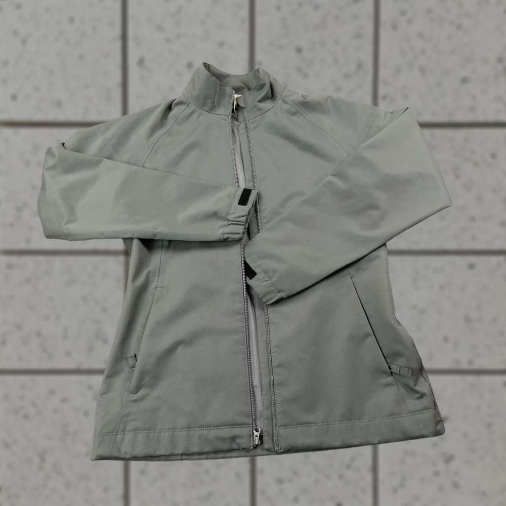 Nike VINTAGE Nike Jacket Mens S Gray STORM FIT 10 Full Zip Softshell Waterproof Coat Y2K Size US S / EU 44-46 / 1 - 1 Thumbnail