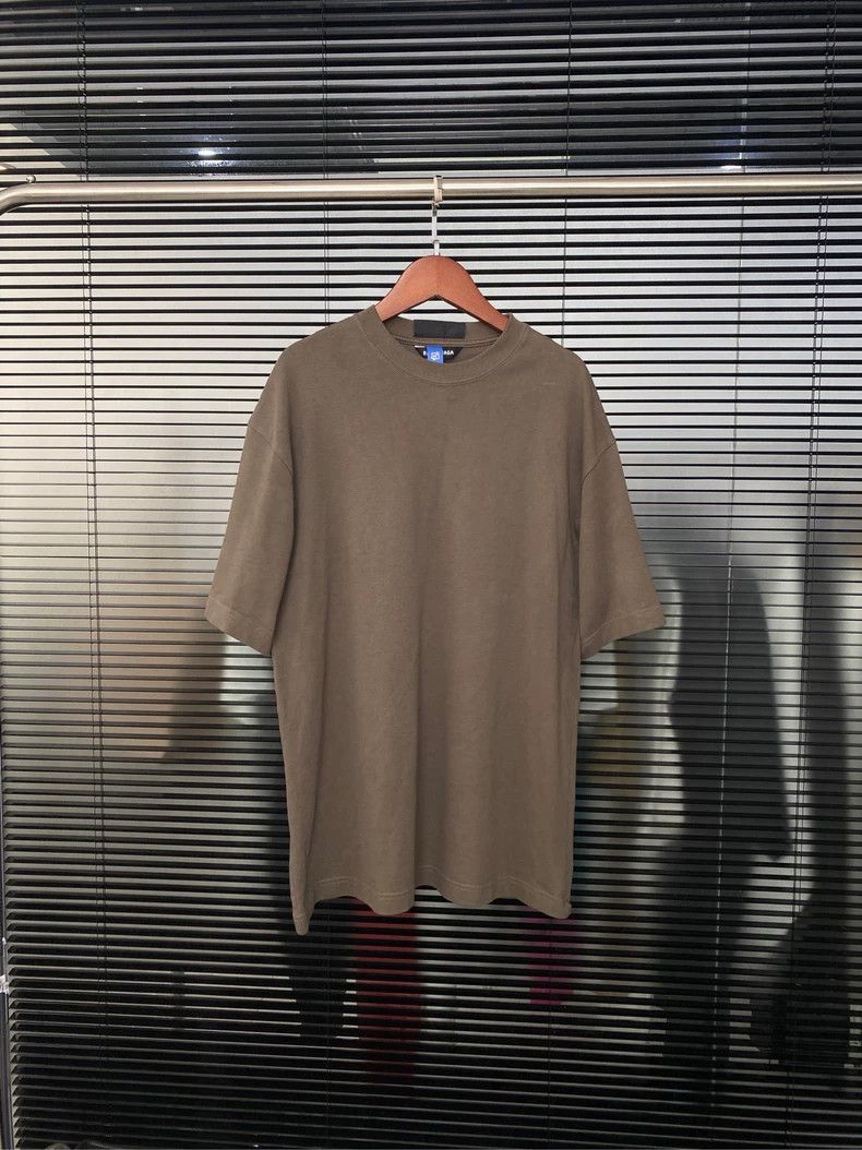 Balenciaga Balenciaga Back Embroidered Logo Mocha Short Sleeve T-Shir Size US XS / EU 42 / 0 - 2 Thumbnail