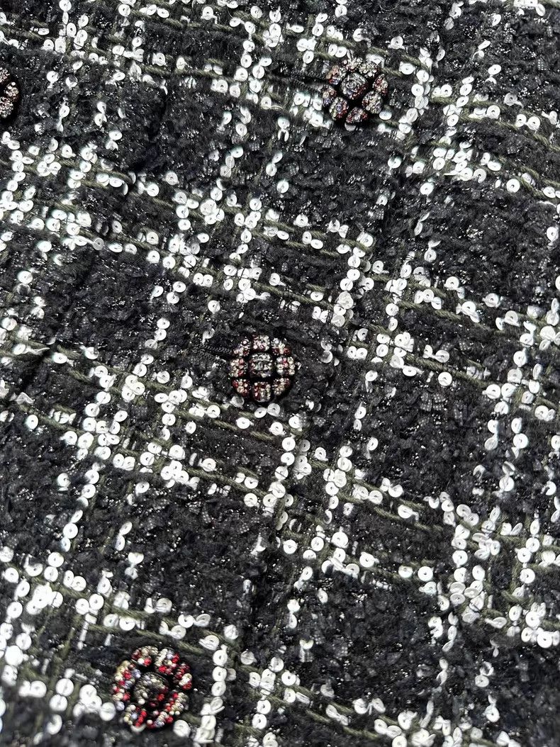 Chanel Chanel Plaid fine shiny rhinestone buckle long-sleeved twe Size XS / US 0-2 / IT 36-38 - 4 Thumbnail