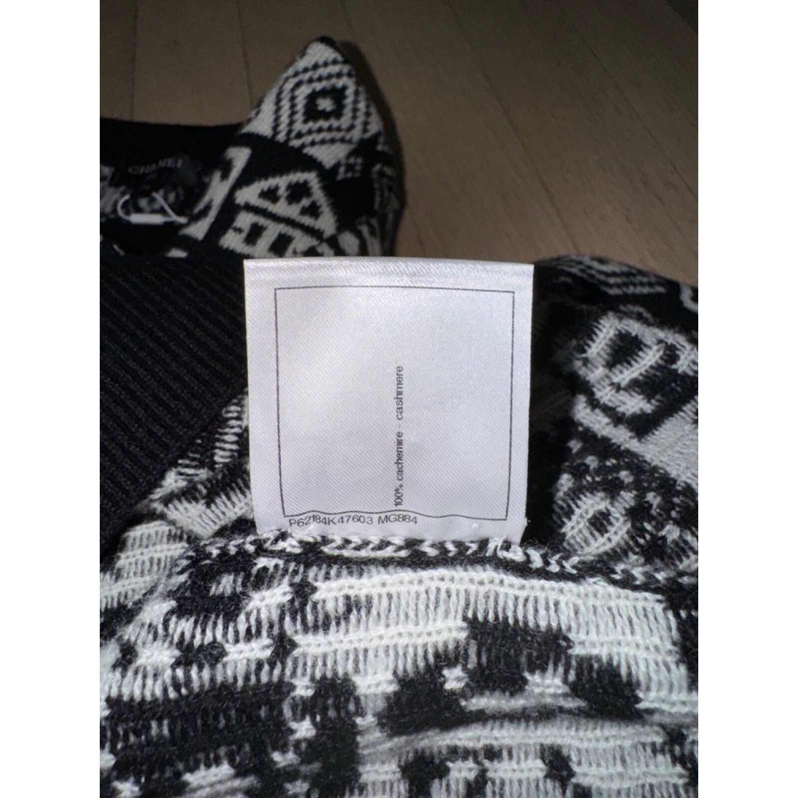 Chanel Chanel 19B Coco Neige Ski Black White CC Long Sleeve Size XS / US 0-2 / IT 36-38 - 15 Thumbnail