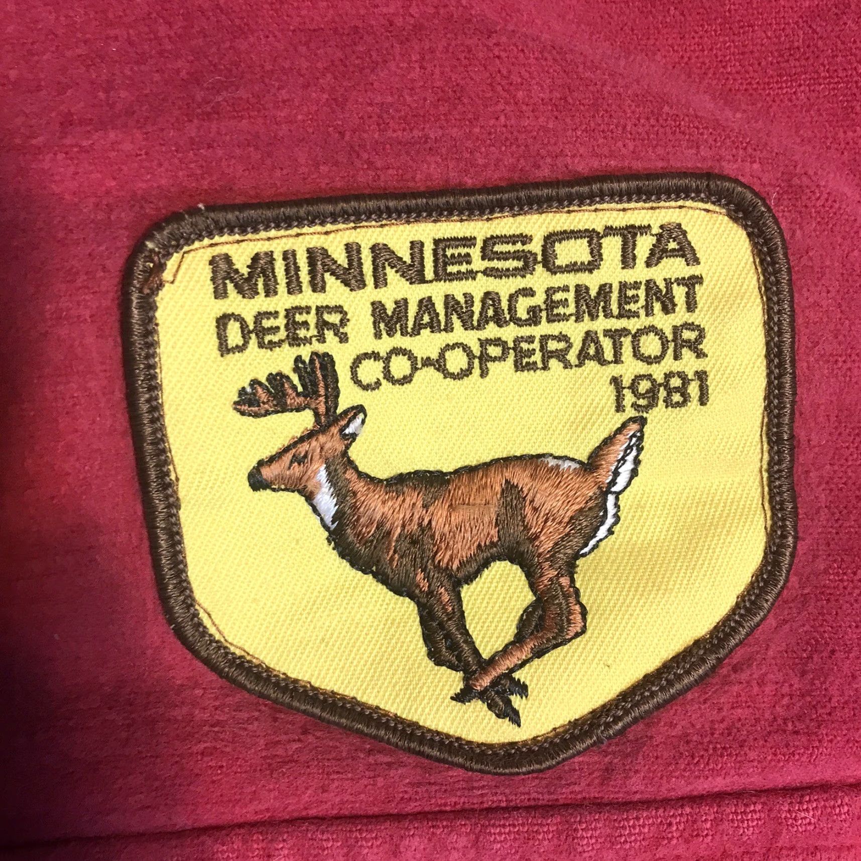 Vintage VINTAGE Klondike Button-Up Shirt Red M Men's 80s Minnesota Deer Management Cooperation Hunting Outdoor Cotton Long Sleeve Button Front Collared Size US M / EU 48-50 / 2 - 5 Thumbnail