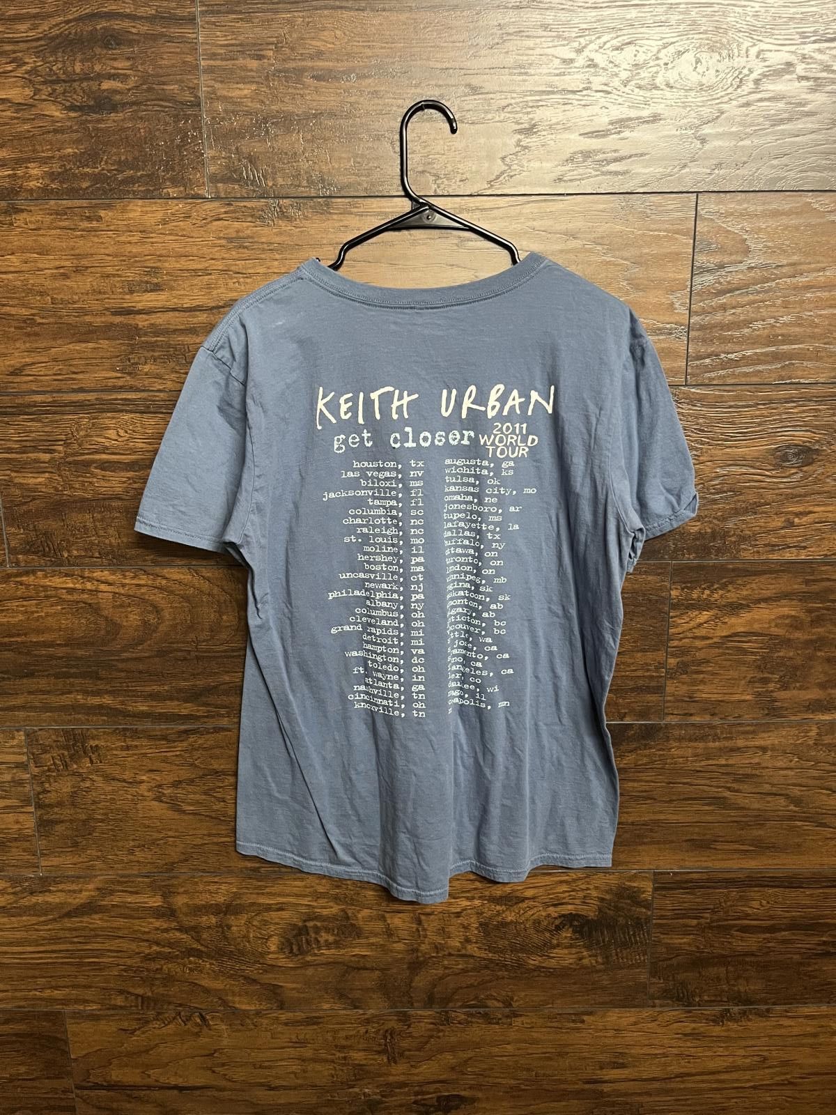 Designer Keith Urban Tour Tee - Get Closer 2011 World Tour T-shirt -L Size US L / EU 52-54 / 3 - 2 Thumbnail