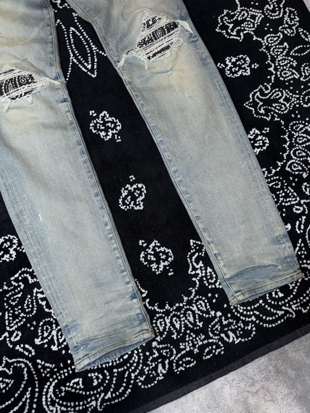 Amiri AMIRI MX1 BANDANA PATCH JEANS Size US 33 - 11 Thumbnail