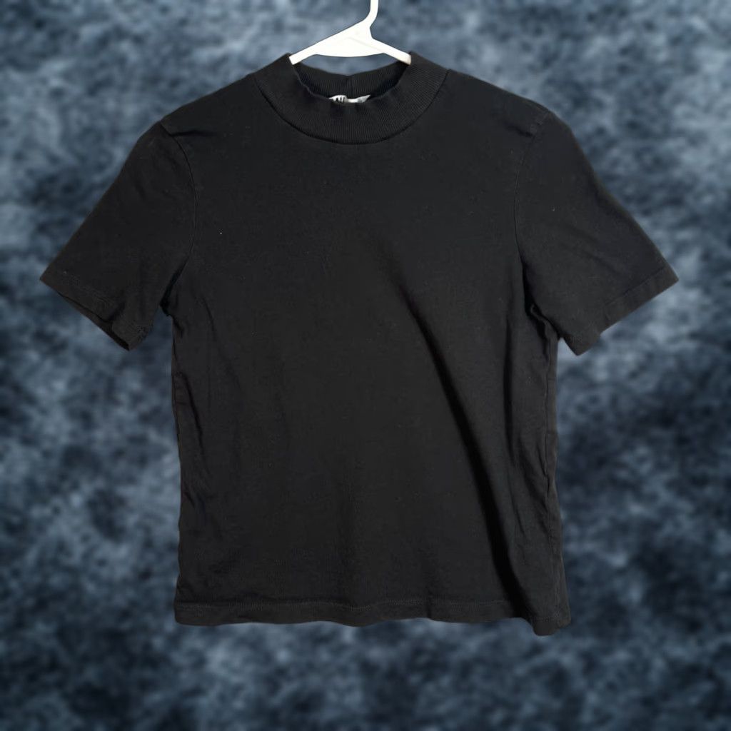 Zara VINTAGE Zara Womens Size Small Black Short Sleeve Mock Neck T-Shirt Size S Size S / US 4 / IT 40 - 1 Thumbnail
