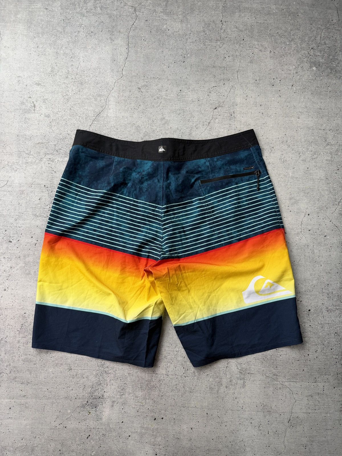 Quiksilver VINTAGE BIG LOGO QUIKSILVER SHORTS Size US 34 / EU 50 - 6 Thumbnail