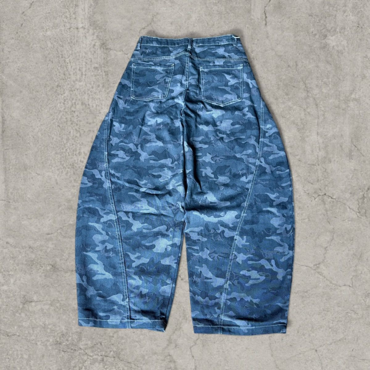 Japanese Brand Baggy relaxed fit jeans in khaki camo print, stars. Size L Size US 34 / EU 50 - 3 Thumbnail