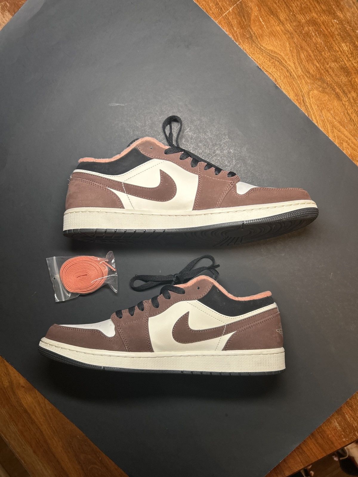 Jordan Brand Jordan 1 Low ‘Mocha’ Size US 12.5 / EU 45-46 - 2 Thumbnail