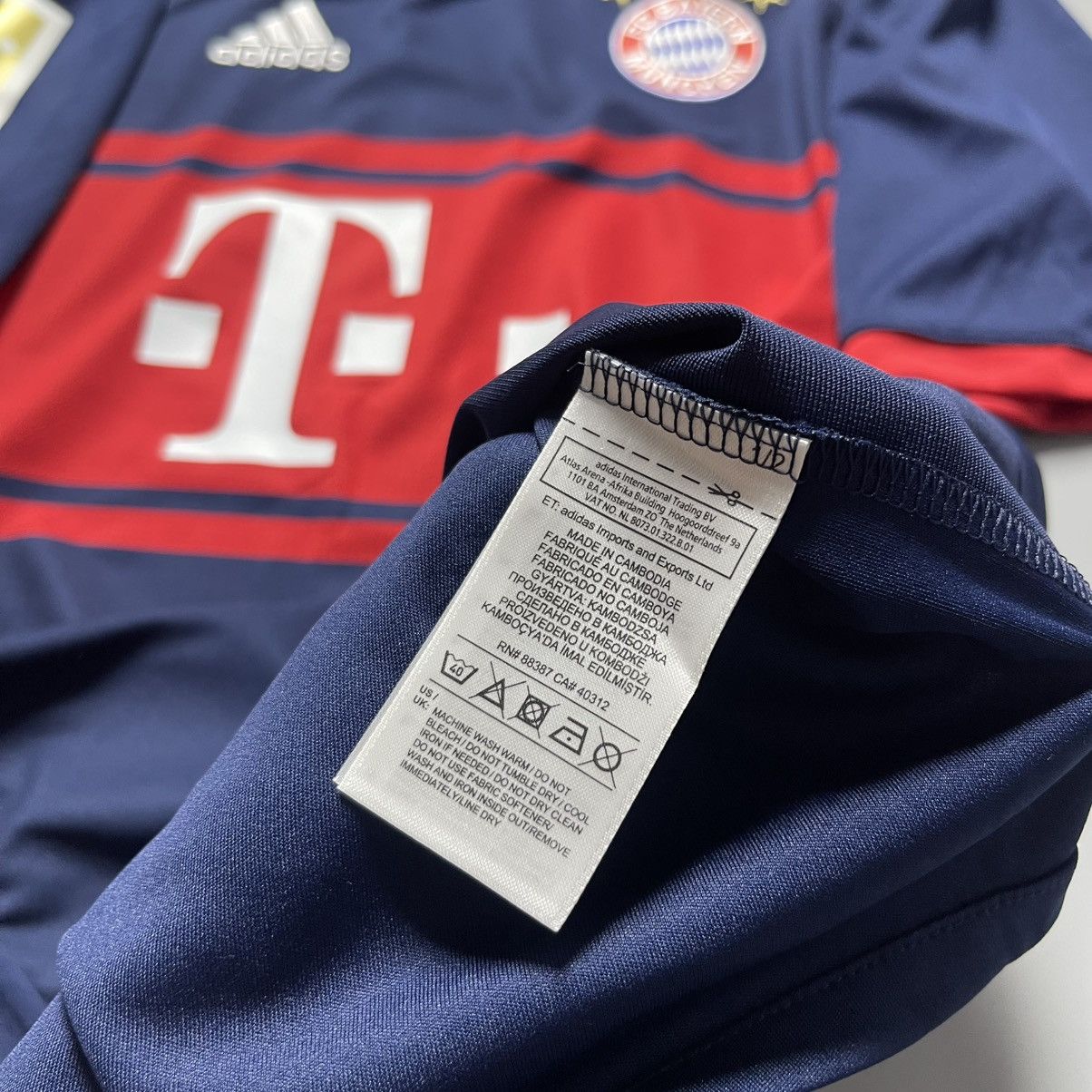 Adidas XL KIDS SIZE BAYERN ADIDAS 2017/2018 SOCCER JERSEY #11 JAMES Size US XS / EU 42 / 0 - 9 Thumbnail