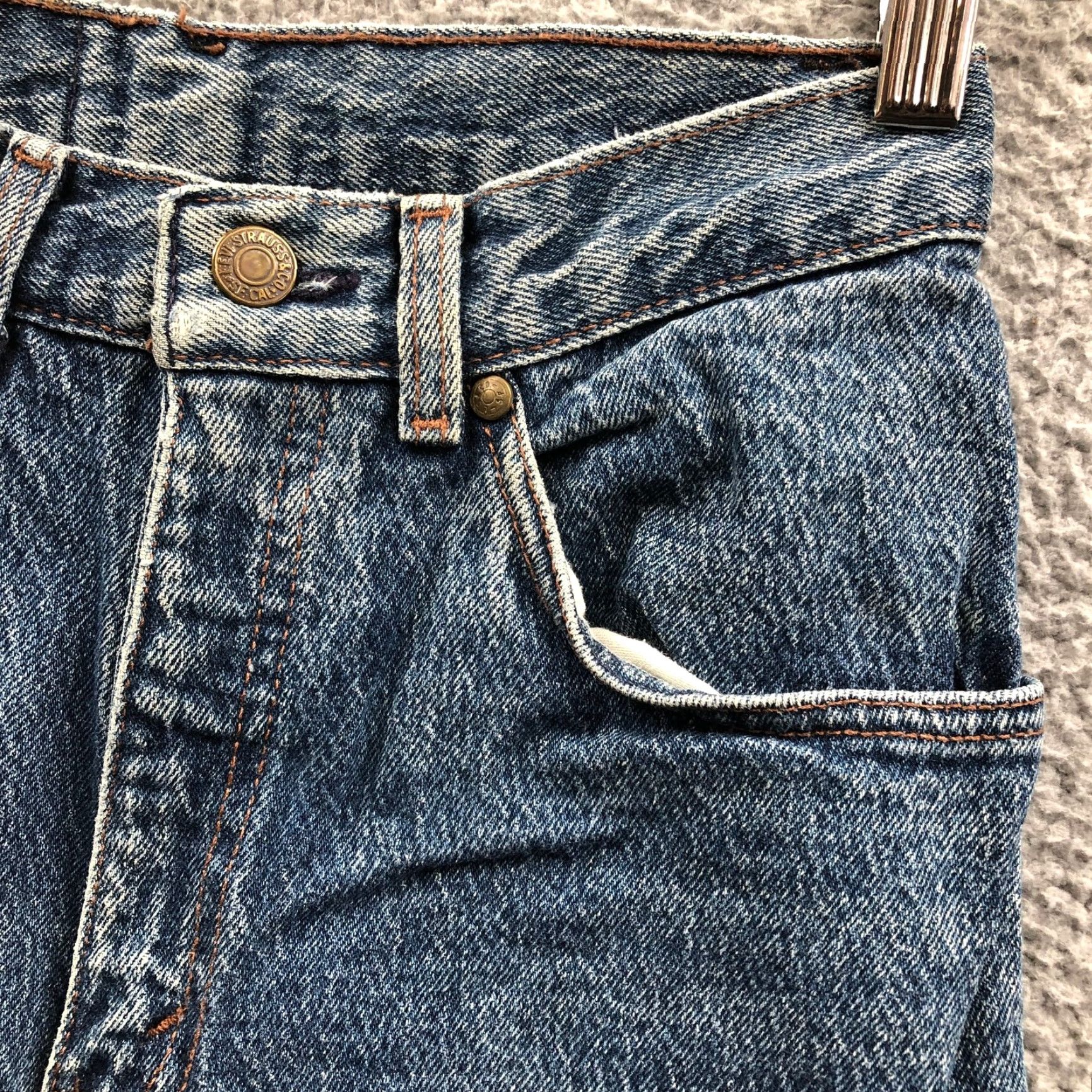 Levi's VINTAGE Levi’s 901 Orange Tab High Rise Tapered Mom Jeans Womens 22 Blue Denim Jeans 80s 90s Womens Size 40" / US 18 - 5 Thumbnail