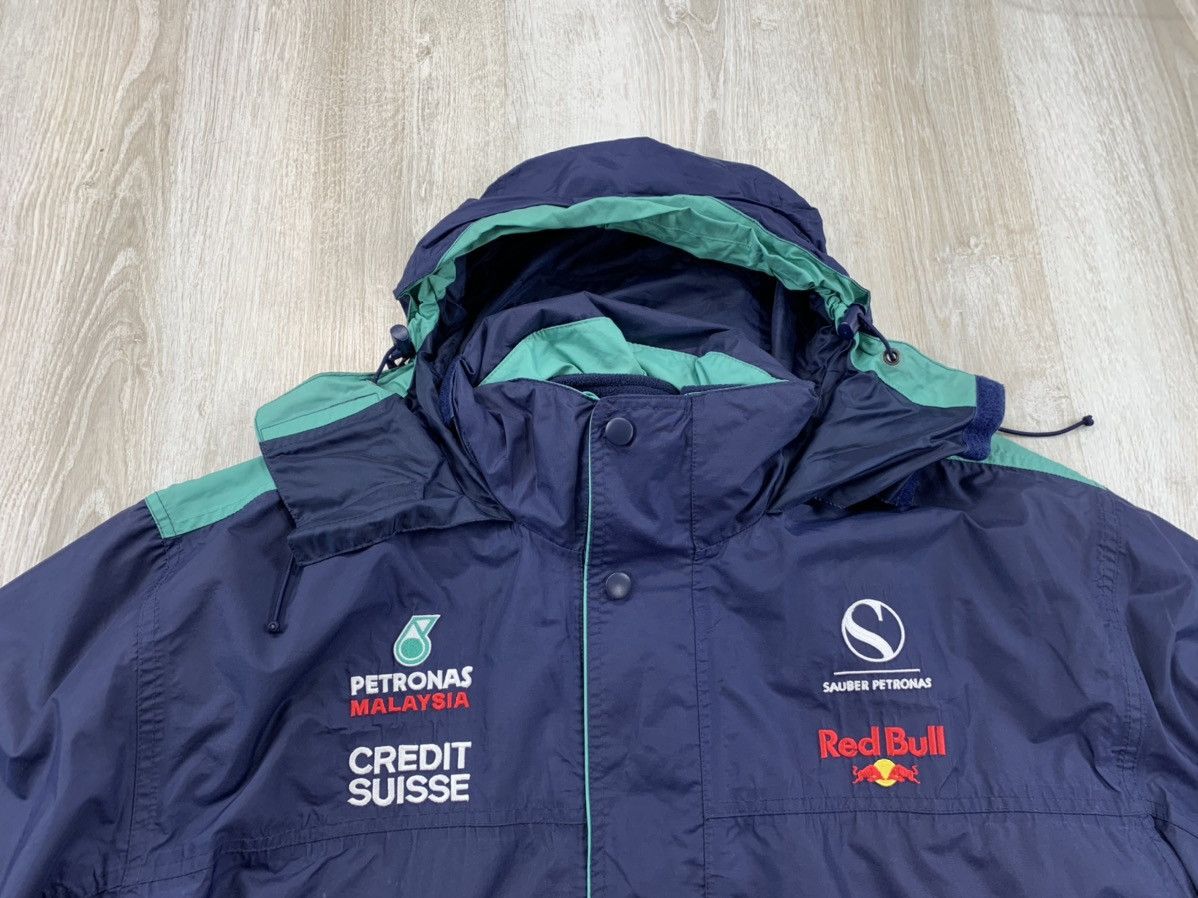Red Bull Mens vintage jacket Sauber Petronas Red Bull Size L Size US L / EU 52-54 / 3 - 6 Thumbnail