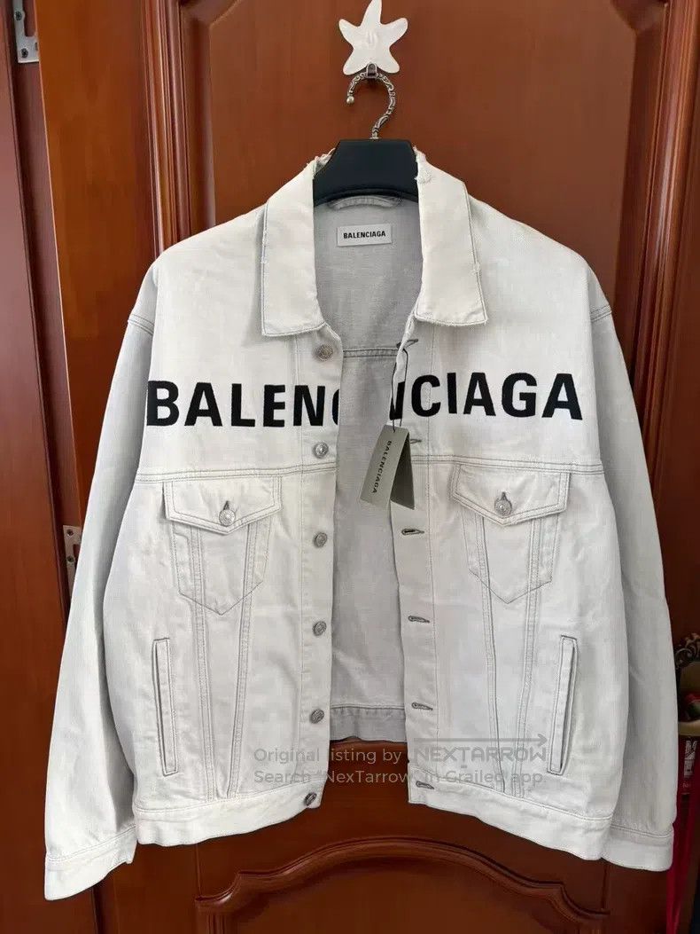 Balenciaga Balenciaga White denim jacket Size XS / US 0-2 / IT 36-38 - 1 Thumbnail