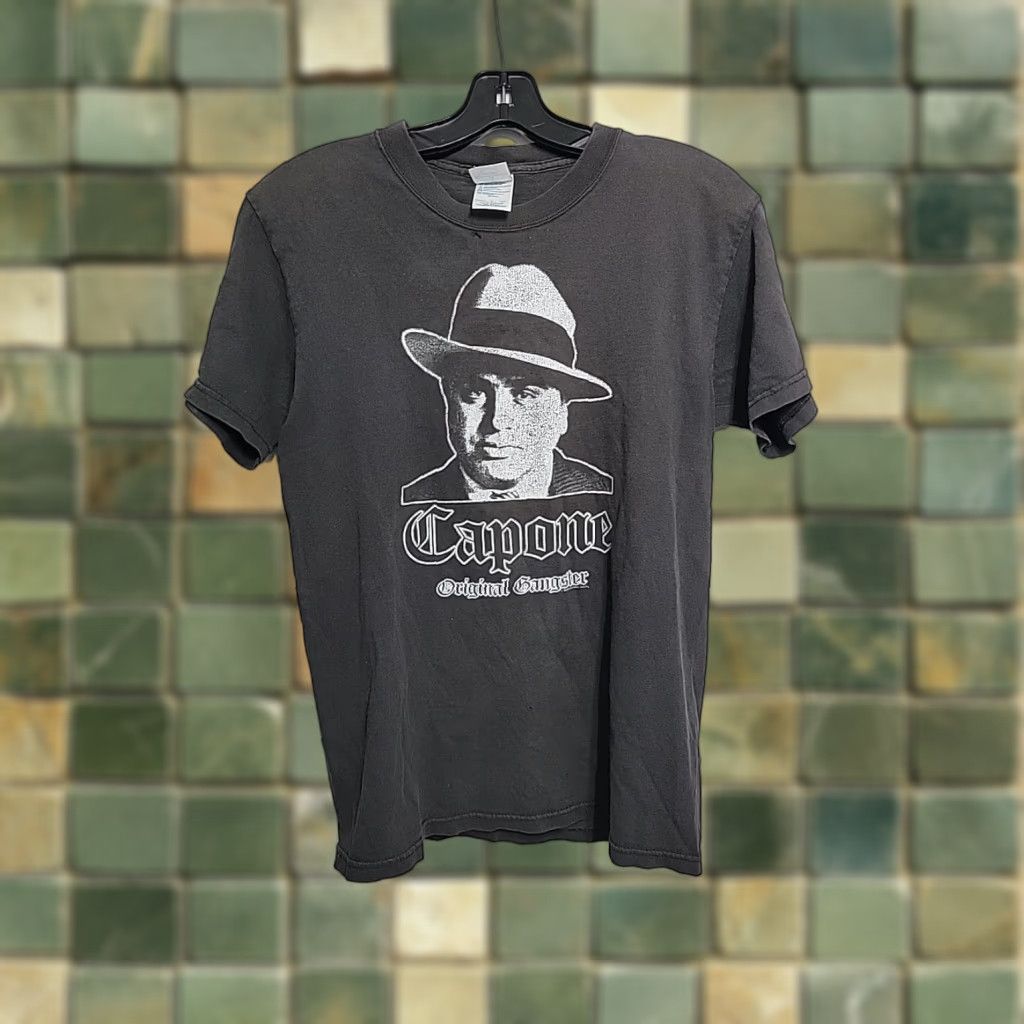 Vintage VINTAGE Fashion Victim T-Shirt Men's S Al Capone Crew Neck Short Sleeve Black Cotton Distressed 2004 Y2K Gangster Logo Graphic Print"} Size US S / EU 44-46 / 1 - 1 Thumbnail