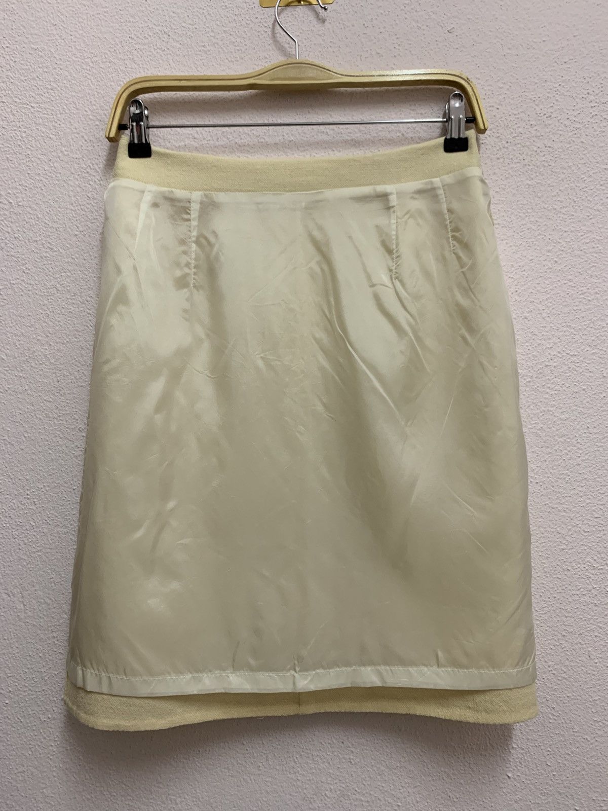 Salvatore Ferragamo SALVATORE FERRAGAMO Wool Mini Skirt Size 27" / US 4 / IT 40 - 6 Thumbnail