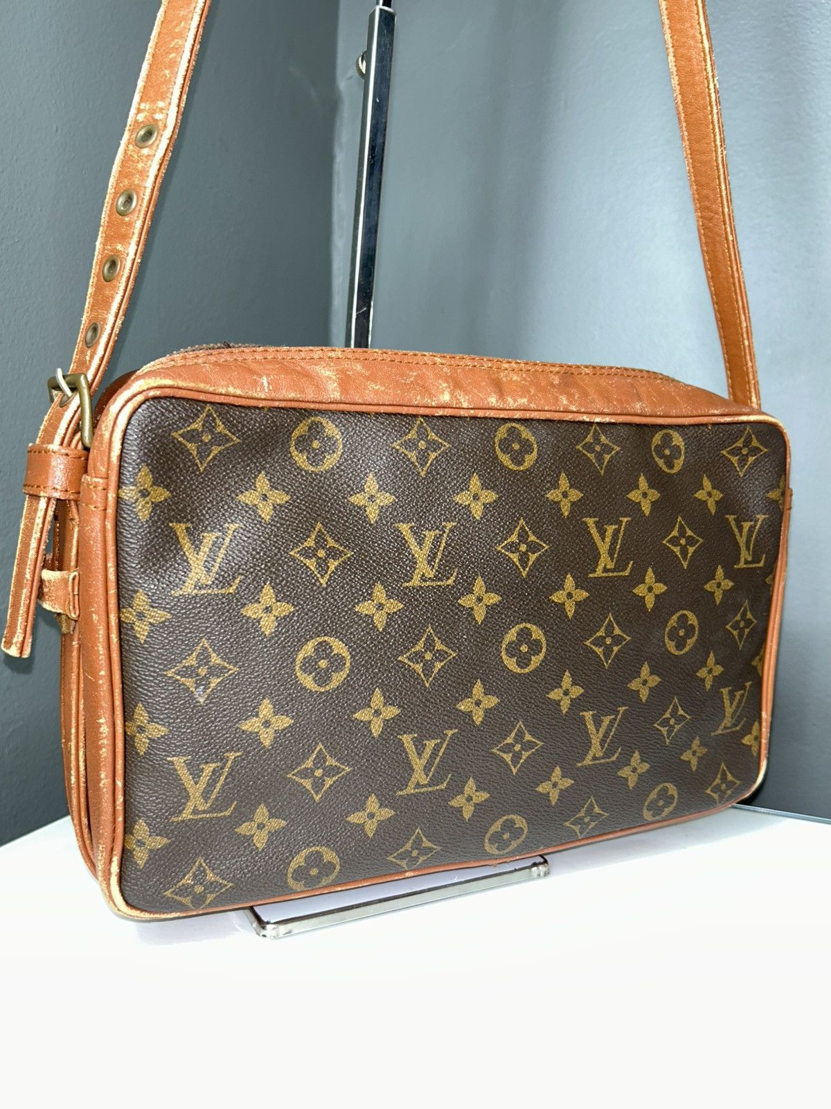 Louis Vuitton Vintage Louis Vuitton Monogram Sac Bandouliere w LV Dust Bag Size ONE SIZE - 10 Thumbnail