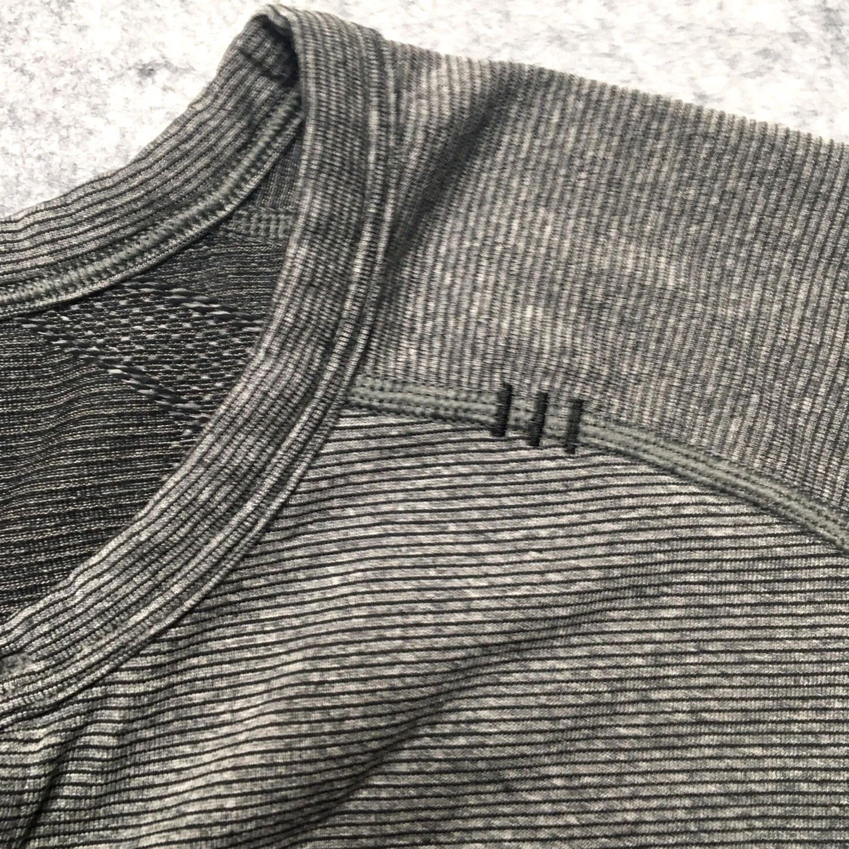Lululemon Lululemon Metal Vent Tech Henley Shirt Mens XL Gray Short Sleeve Running Top Size US XL / EU 56 / 4 - 5 Thumbnail